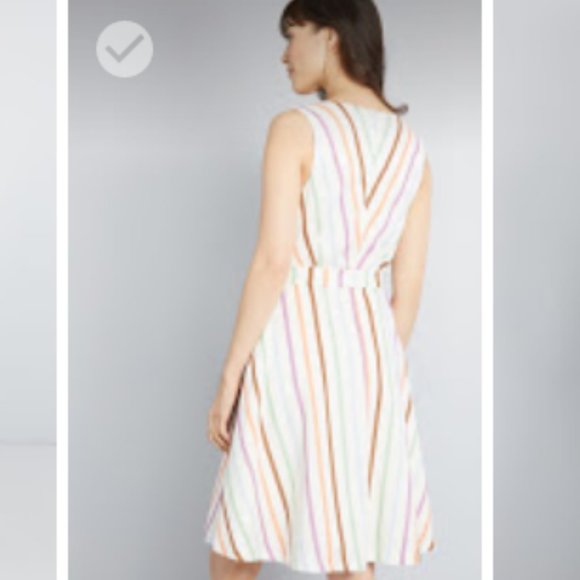 Modcloth Looking Back Sleeveless Dress in Medium - Picture 2 of 4